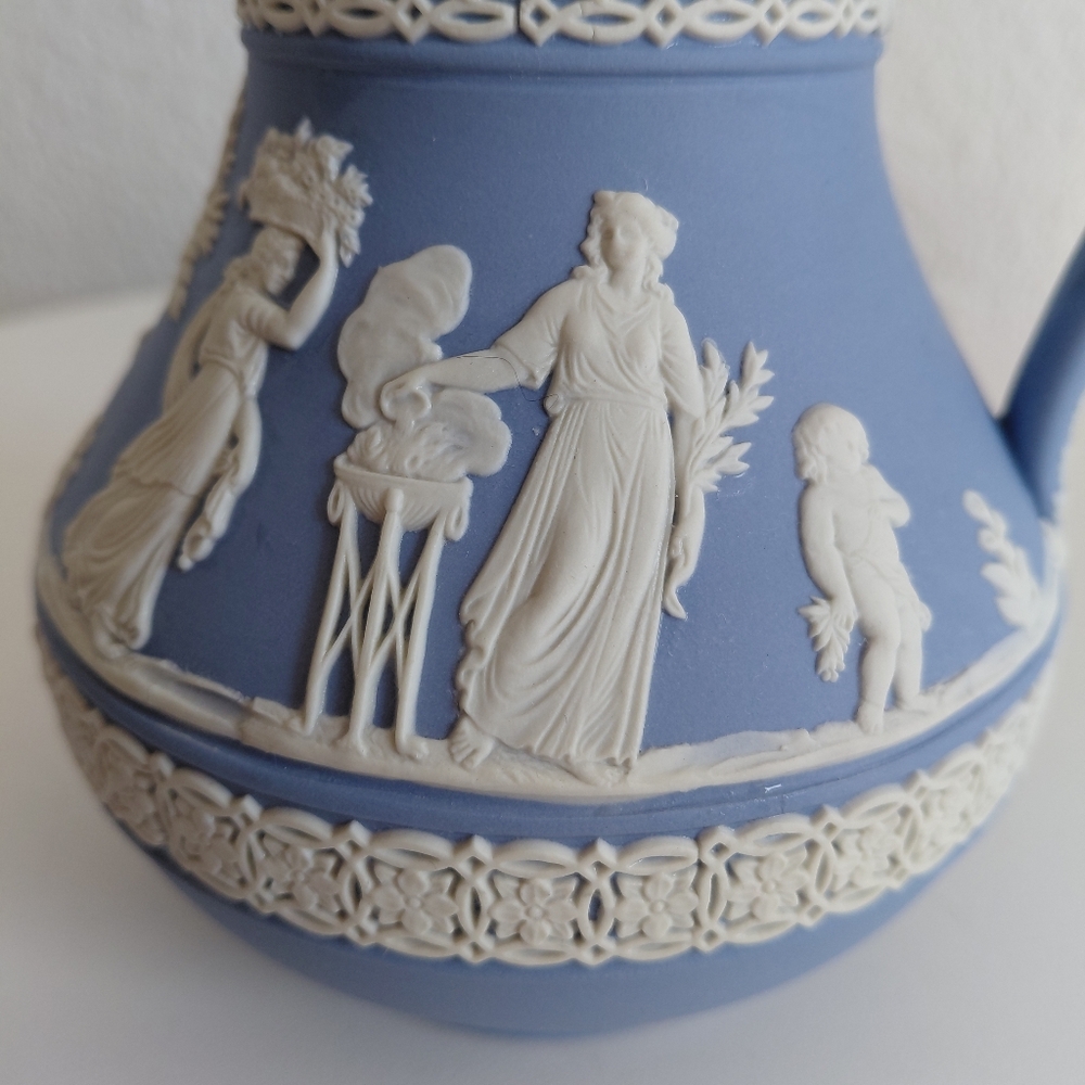 MC Antique Wedgwood Jasperware 5 " Tall Pitcher Etruscan Blue Classic - Picture 10 of 16